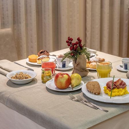 Hotel Italo 마돈나 디 캄필리오 외부 사진