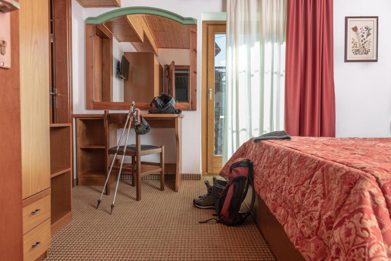 Hotel Italo 마돈나 디 캄필리오 외부 사진