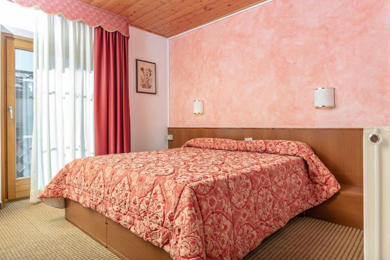 Hotel Italo 마돈나 디 캄필리오 외부 사진