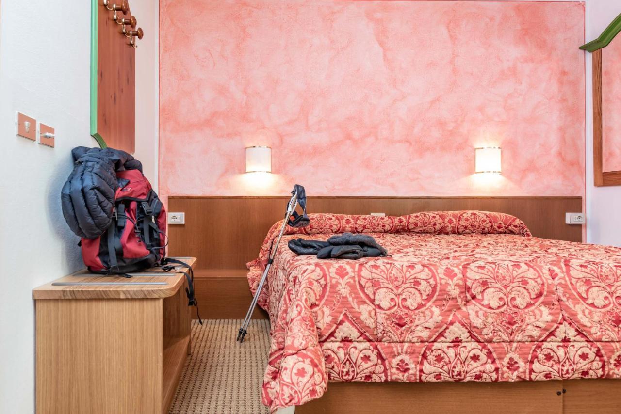 Hotel Italo 마돈나 디 캄필리오 외부 사진