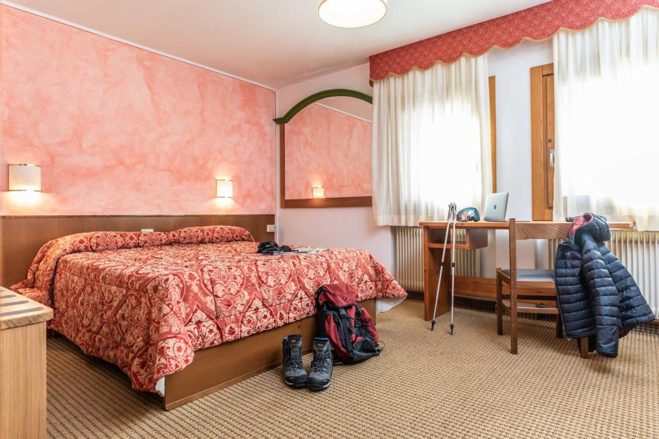 Hotel Italo 마돈나 디 캄필리오 외부 사진