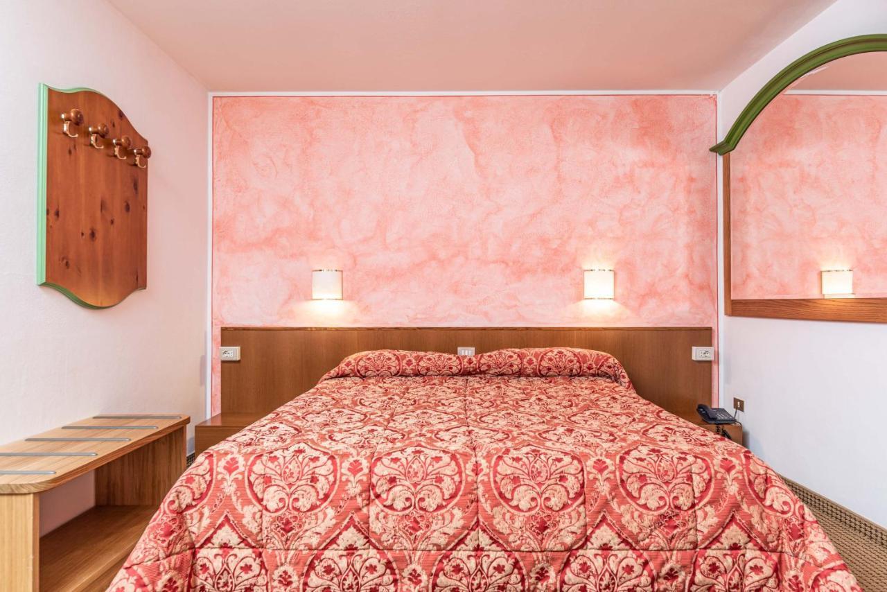 Hotel Italo 마돈나 디 캄필리오 외부 사진