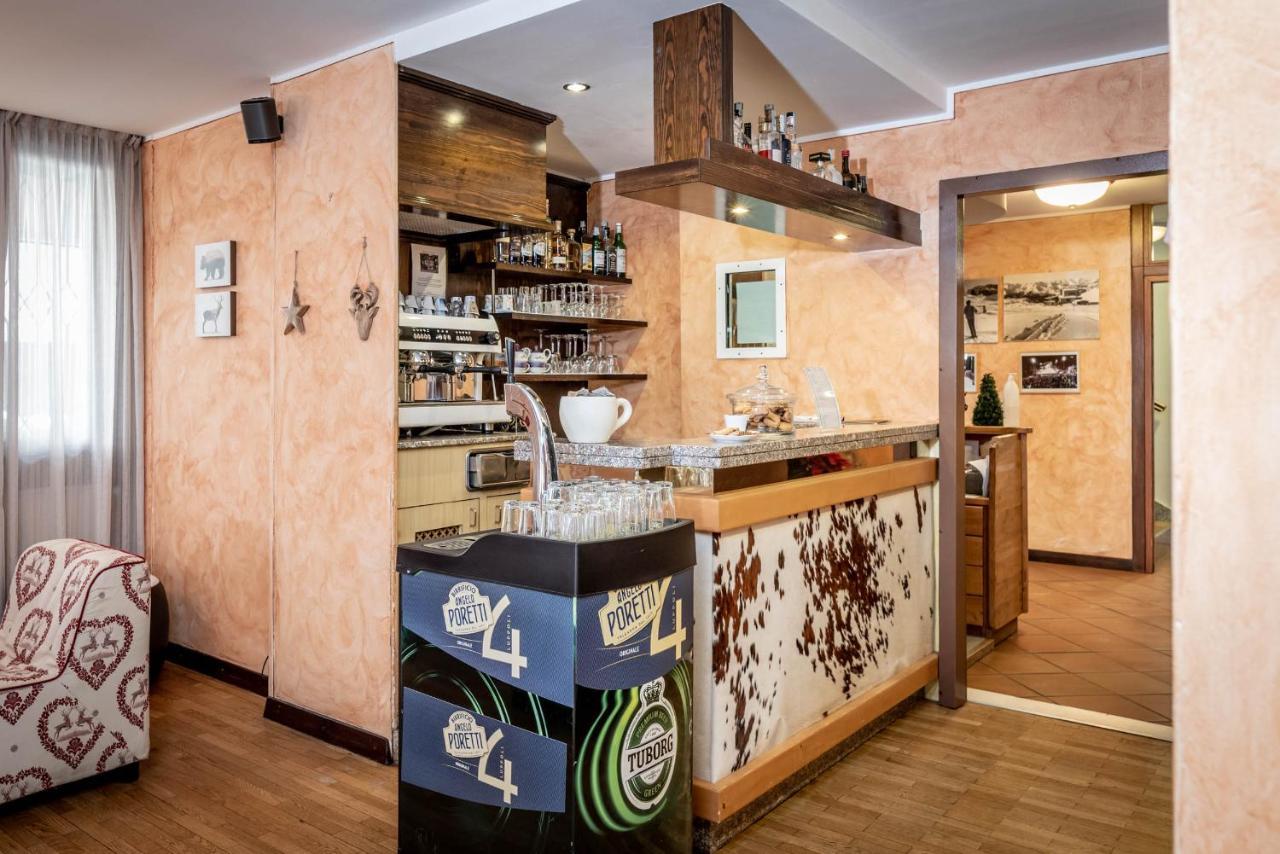 Hotel Italo 마돈나 디 캄필리오 외부 사진