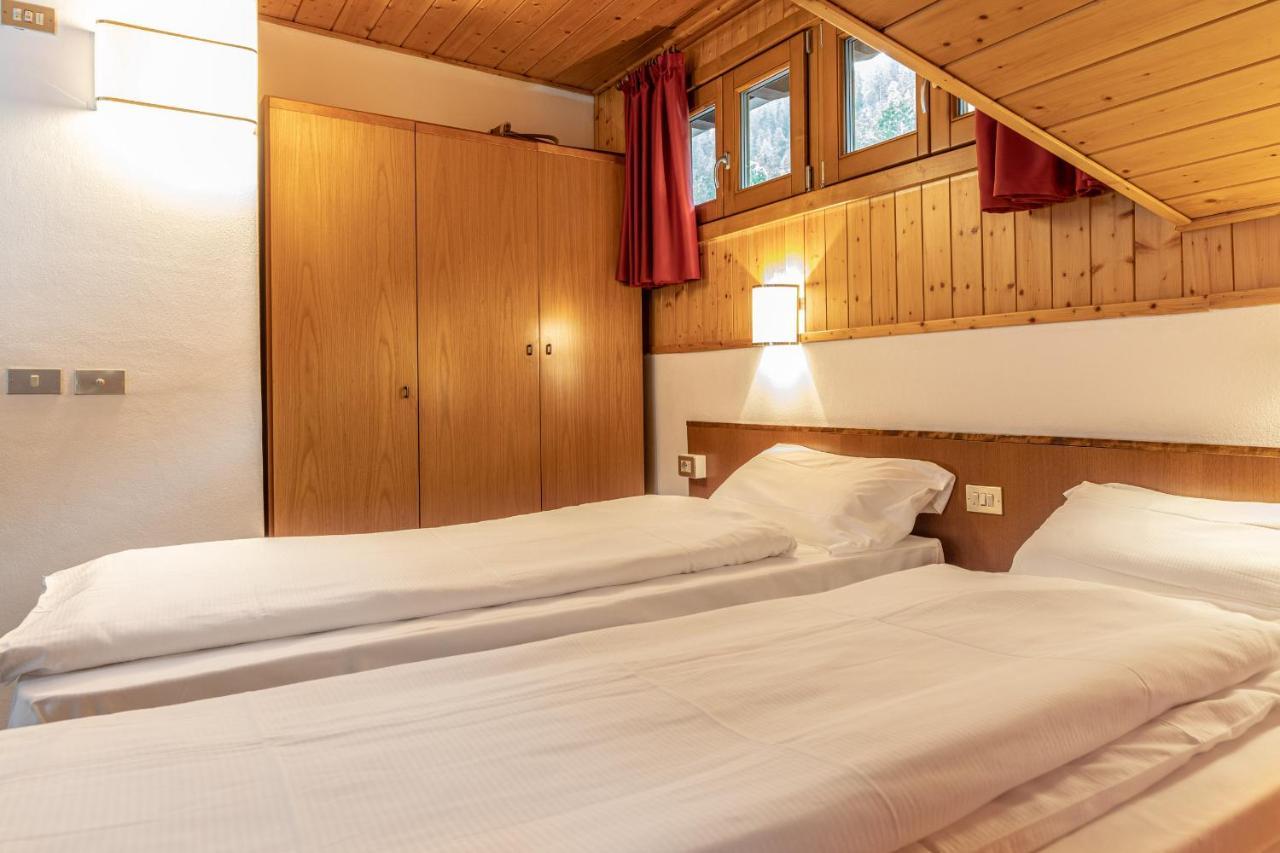Hotel Italo 마돈나 디 캄필리오 외부 사진
