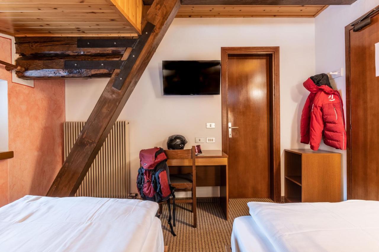 Hotel Italo 마돈나 디 캄필리오 외부 사진