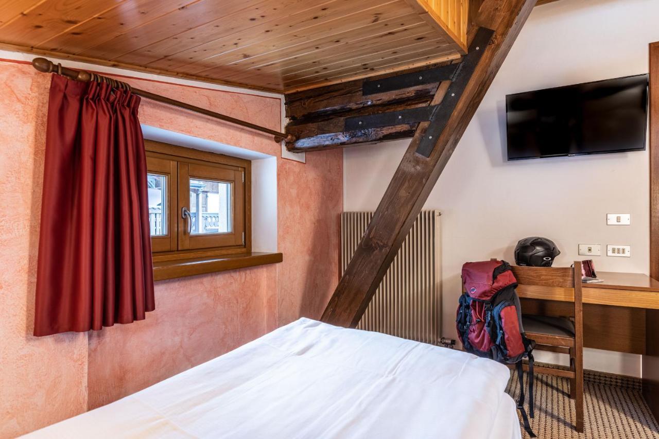 Hotel Italo 마돈나 디 캄필리오 외부 사진
