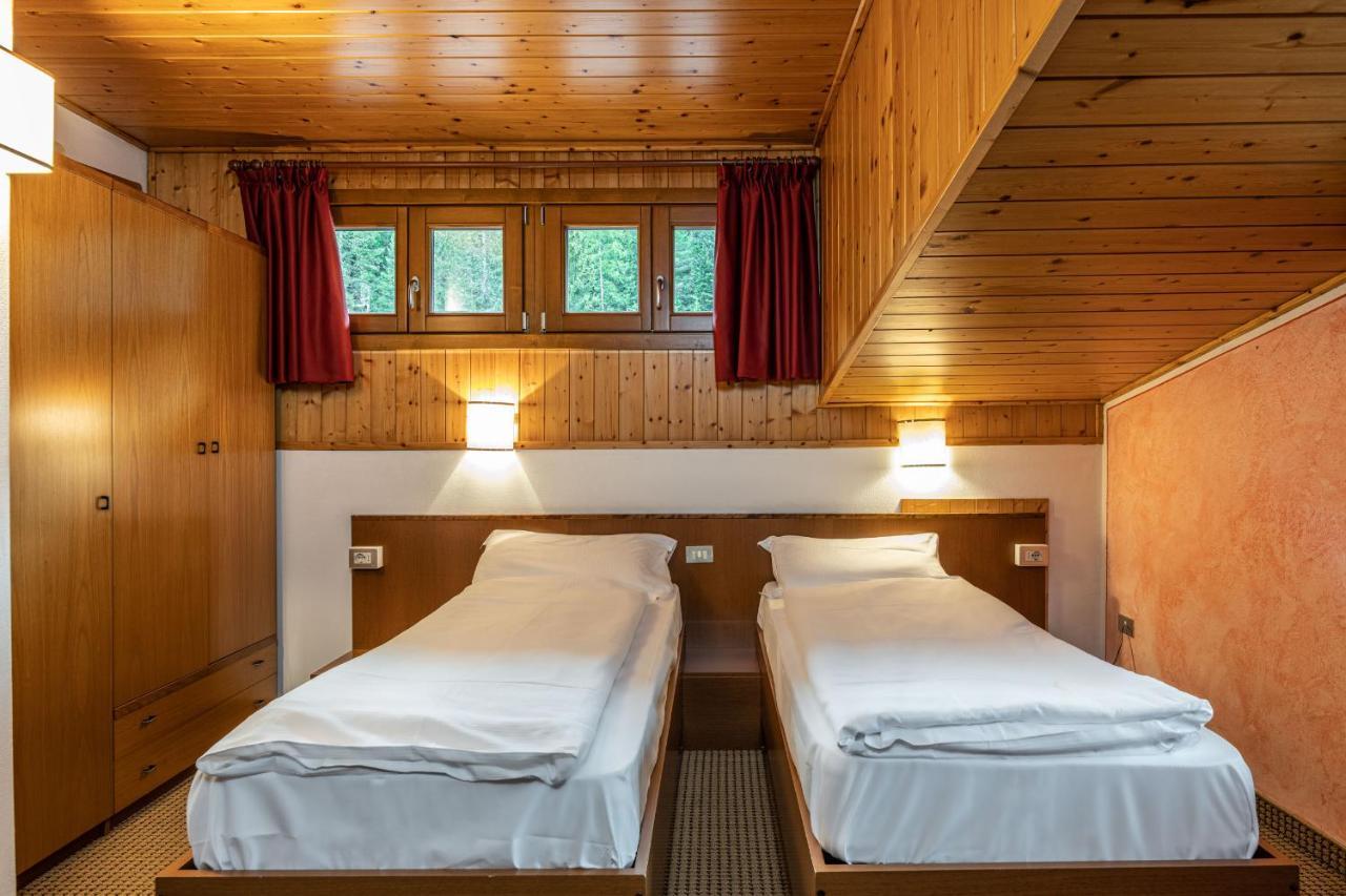 Hotel Italo 마돈나 디 캄필리오 외부 사진