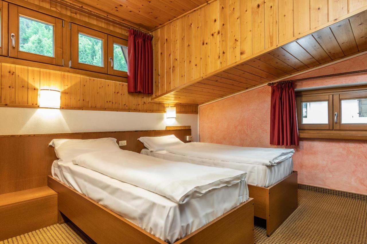 Hotel Italo 마돈나 디 캄필리오 외부 사진
