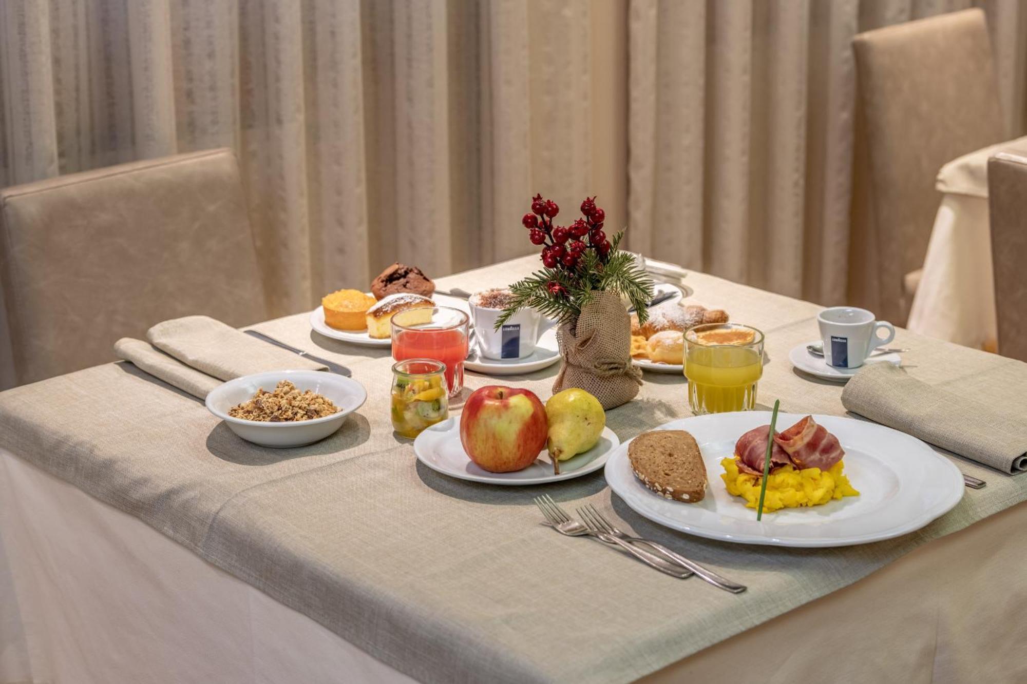 Hotel Italo 마돈나 디 캄필리오 외부 사진